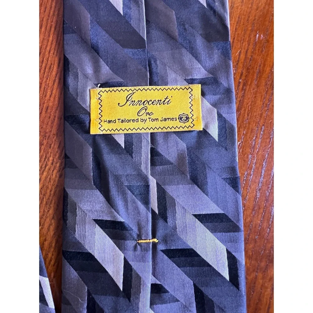 Innocenti Oro by Tom James Geometric Necktie‎ All Silk Designer Tie Gray Black